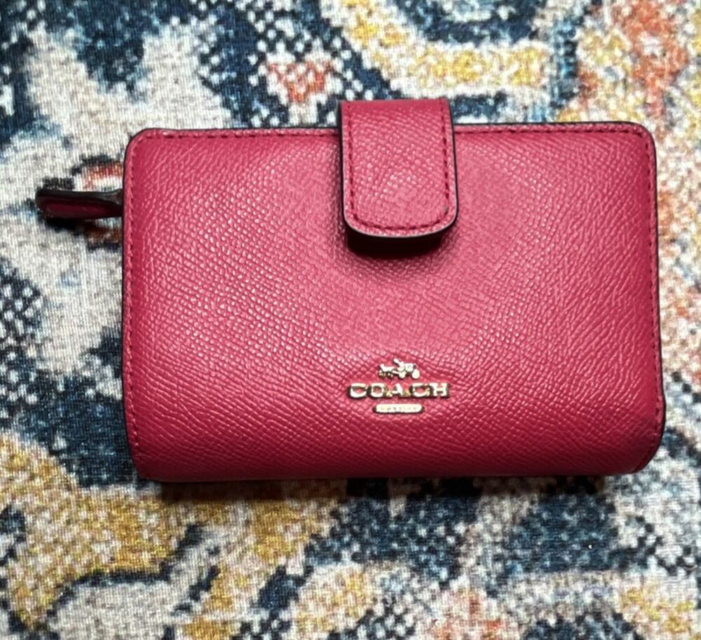 Coach Medium Red/Deep Pink Corner Zip Leather Wallet Read Flaw